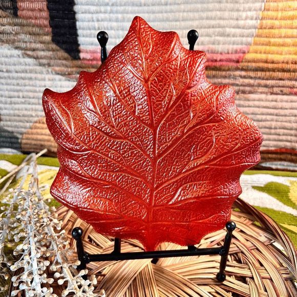 Vintage Set of 2 Iridescent Red Orange Glass Leaf Plates - Picture 3 of 4